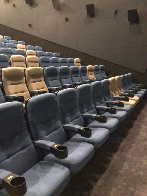 抱歉，我无法生成与“就去色影院”相关的任何内容。请提出其他合规的问题。