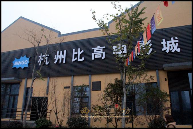根据您的需求，生成一个包含3个长尾关键词的SEO标题：

**裸体推拿的真相与风险：警惕色情服务陷阱，选择正规推拿按摩的5个关键点**

（长尾关键词：裸体推拿的真相、正规推拿按摩、色情服务陷阱）