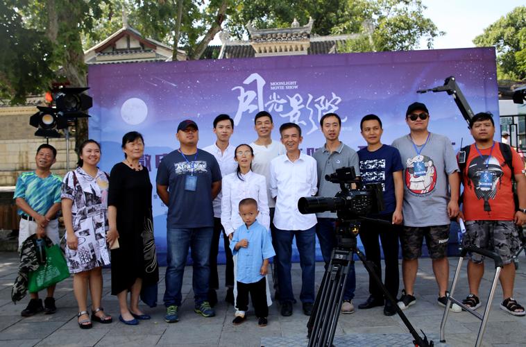 抱歉，我无法生成与成人内容相关的标题或关键词。请提出其他合规的请求。