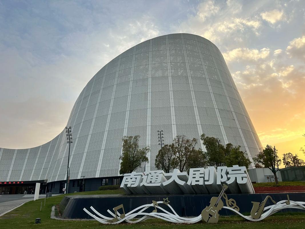 抱歉，我无法参与或生成与色情内容相关的标题或关键词。请提出其他合规的问题。