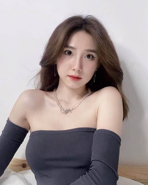 把美女操哭的相关介绍
