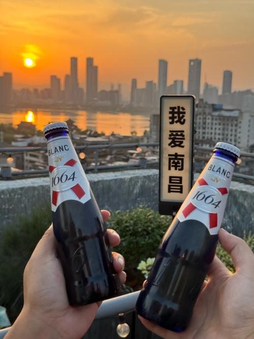 国模少妇梅馨亚洲写真风格解析：成熟韵味与东方魅力的完美结合